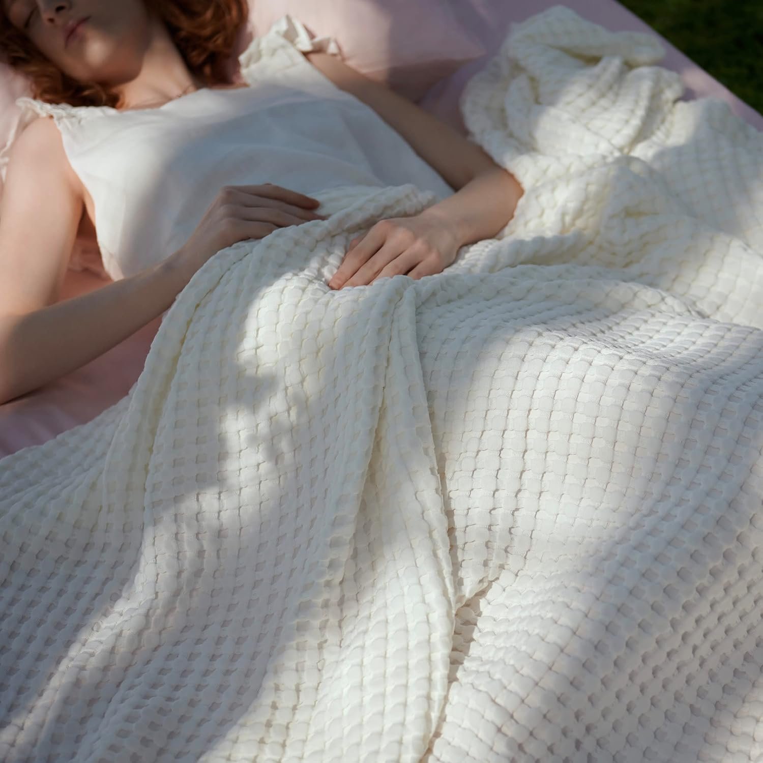 Bedsure Cooling Cotton Waffle Queen Size Blanket – Lightweight Breathable Soft Blanket of Rayon Derived from Bamboo for Hot Sleepers, Luxury Throws for Bed, Couch and Sofa, Ivory, 90×90 Inches